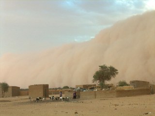 A sandstorm approaching