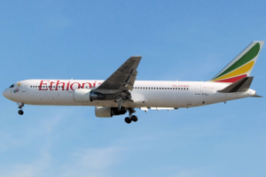 Ethiopia Airlines Boeing, by Adrian Pingstone (Own work) [Public domain], via Wikimedia Commons