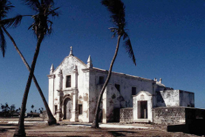 Ila de Mozambique, by Steve Evans from Bangalore, India (Flickr) [CC-BY-2.0 (http://creativecommons.org/licenses/by/2.0)], via Wikimedia Commons