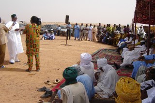 People from Niger sitting during a ceremony